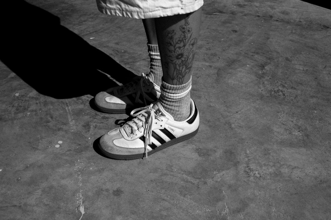 Adidas Samba wróciły do mody i wyparły część masywnych sneakersów