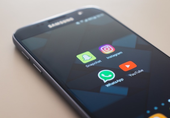 Coraz więcej biznesów działa głównie przez Instagram i WhatsApp