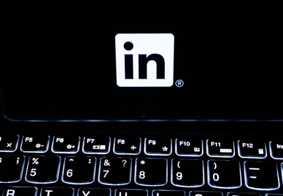 Czy LinkedIn stał się nowym Instagramem? Jak buduje się dziś profesjonalny wizerunek