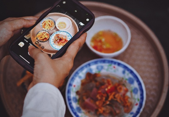 Jak social media zmieniły branżę gastronomiczną, beauty i fitness