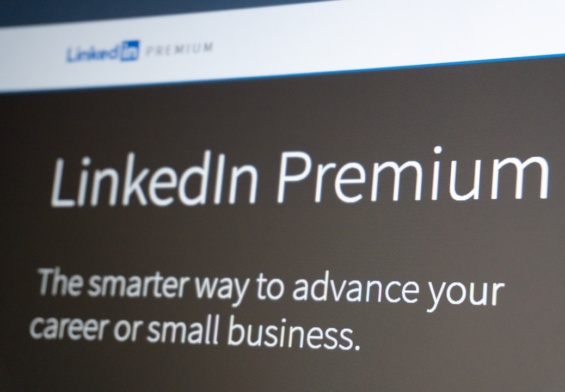 LinkedIn coraz bardziej przypomina Facebooka sprzed lat