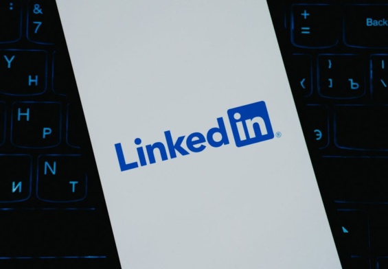 LinkedIn to dziś bardziej teatr niż portal zawodowy