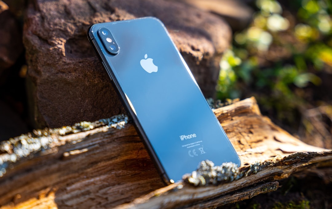 Ludzie masowo wymieniają iPhone’y rzadziej niż kiedyś - rynek smartfonów wyhamował