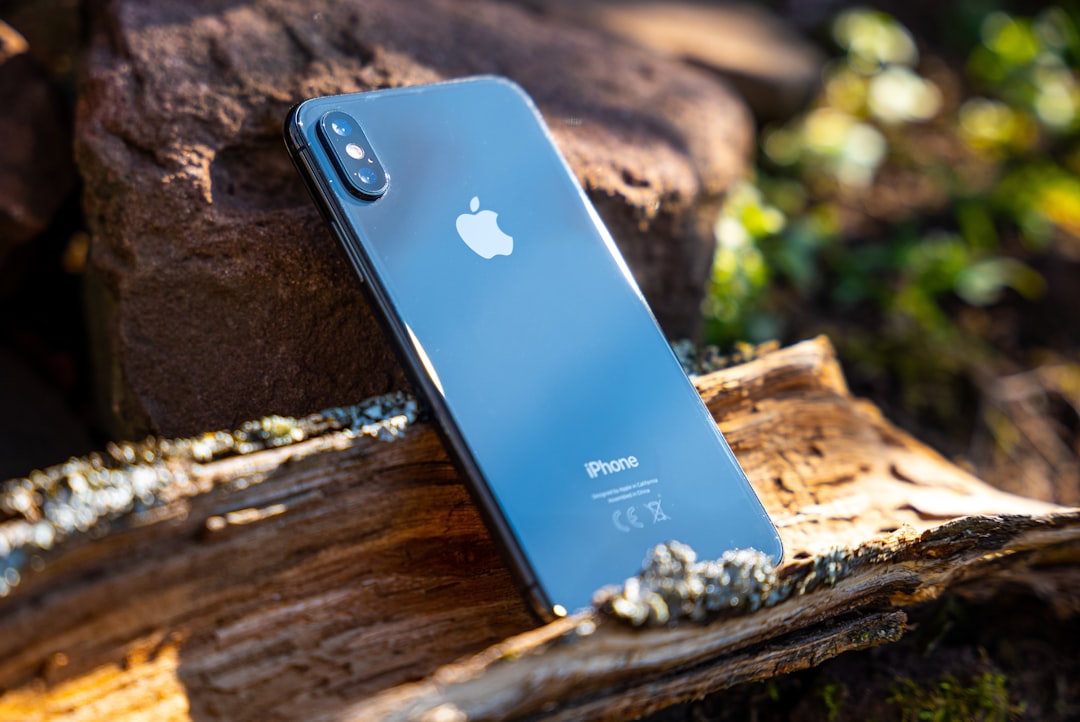 Ludzie masowo wymieniają iPhone’y rzadziej niż kiedyś - rynek smartfonów wyhamował