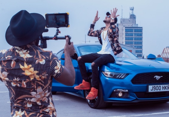 Motoryzacja coraz mocniej przenosi się do YouTube’a i TikToka