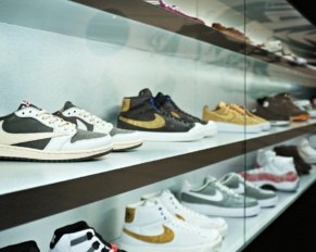 Sneakersy jako inwestycja - czy buty naprawdę mogą być lokatą kapitału?